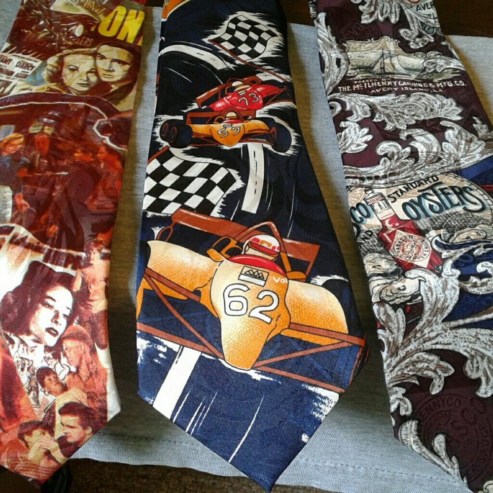 Bundle of 3 Vintage Collectable Men's Tie